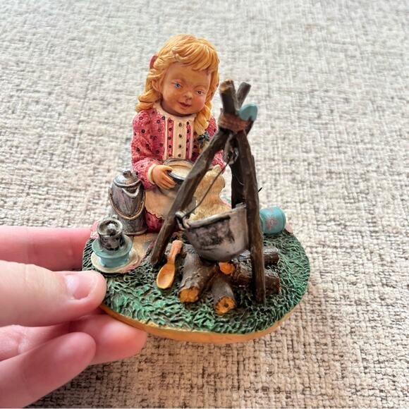 Giftcraft How The West Was Young Camp Fire Girl Statue Figurine Knick Knack - Picture 1 of 9